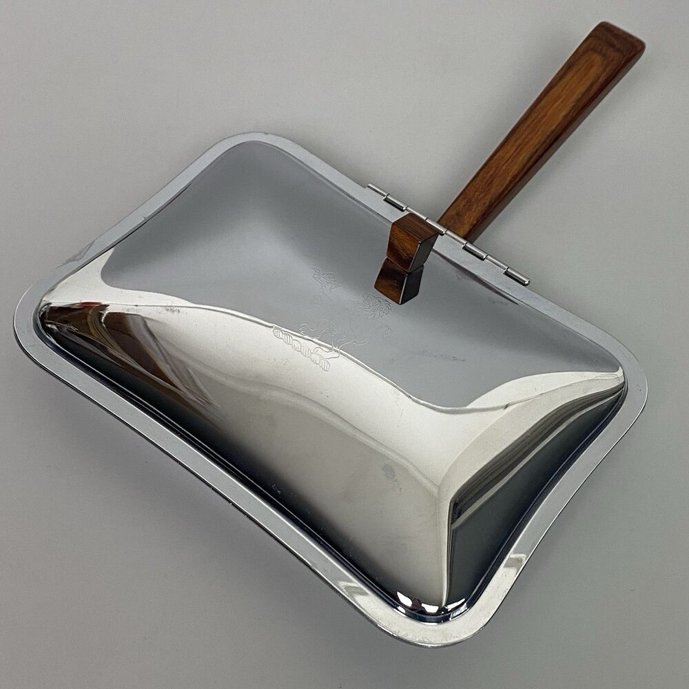 Vintage Irvinware Lion Chrome Silent Butler/Crumb/Ash Catcher Cherry wood Handle